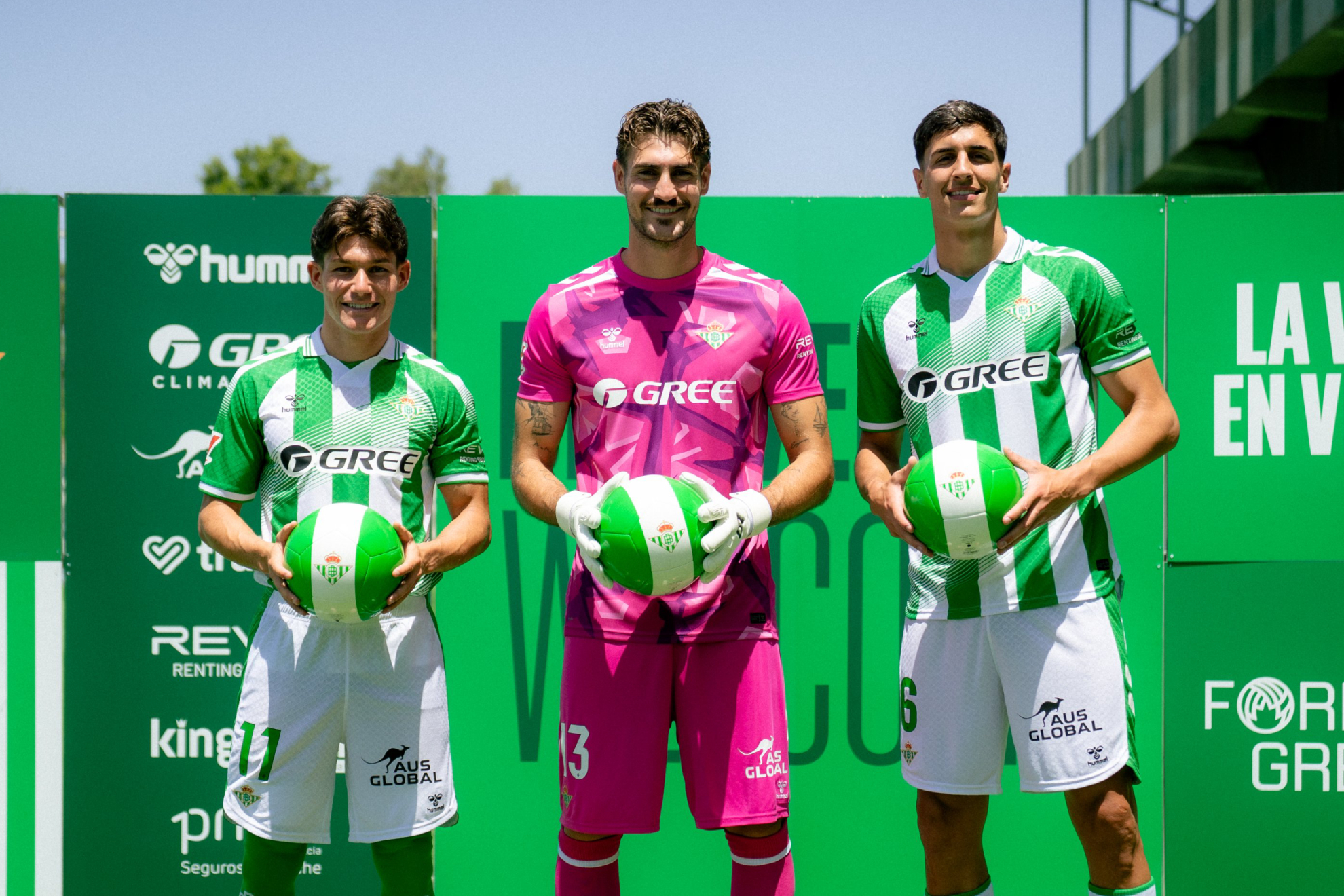 Las incógnitas en la planificación del Betis a 25 días de su estreno liguero